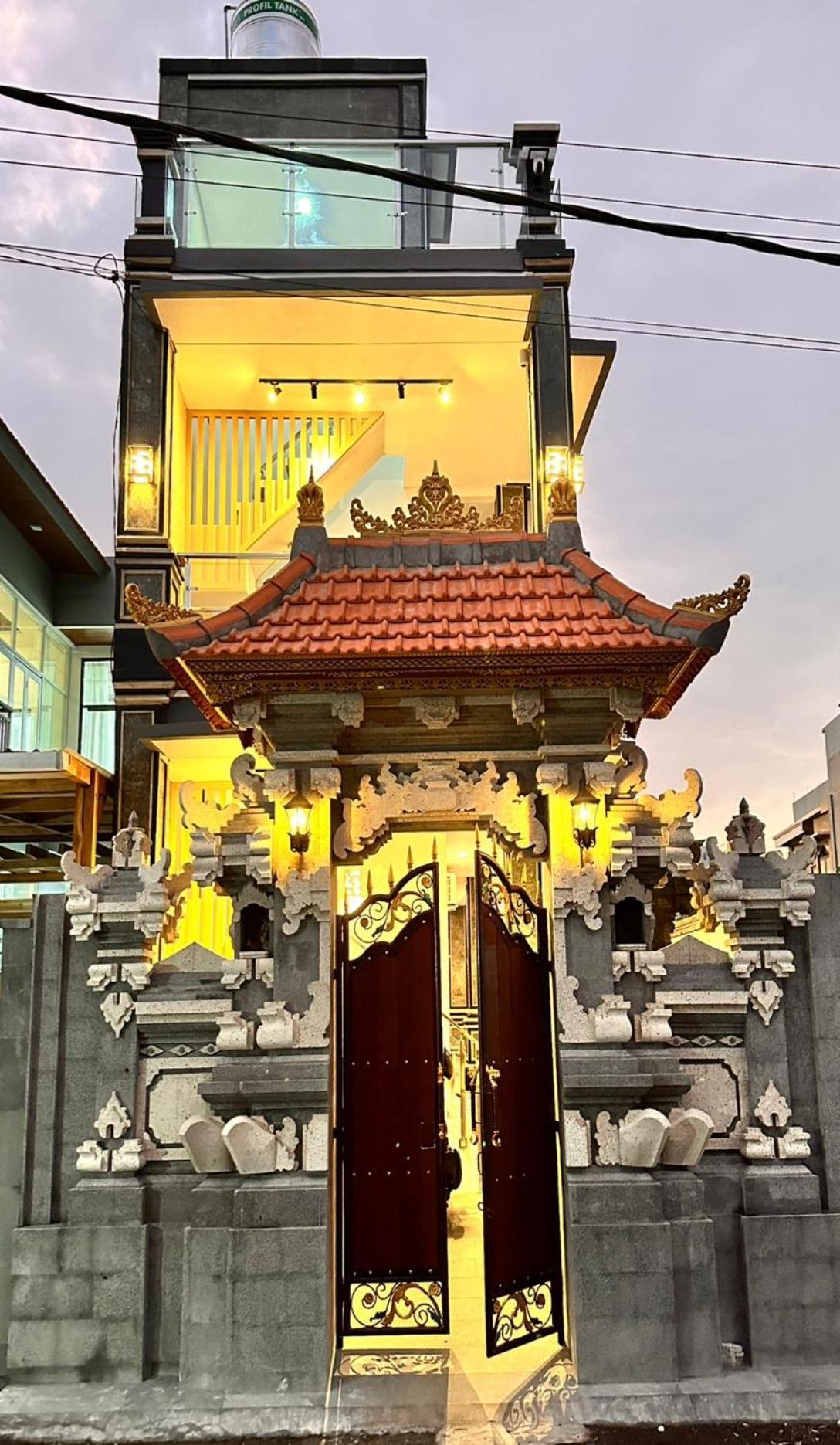 Отель Shin In Bali Кута Экстерьер фото